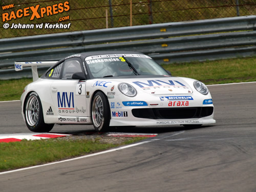 Jeroen Bleekemolen stormt naar pole